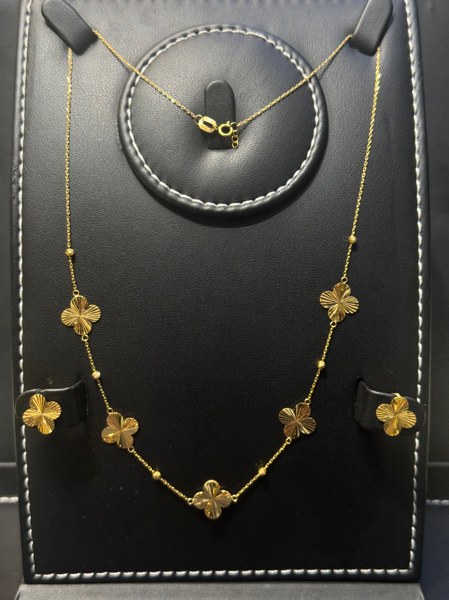5 flower Necklace